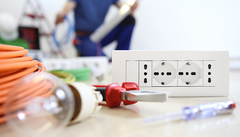 Licensed commercial electrician wiring installatio
